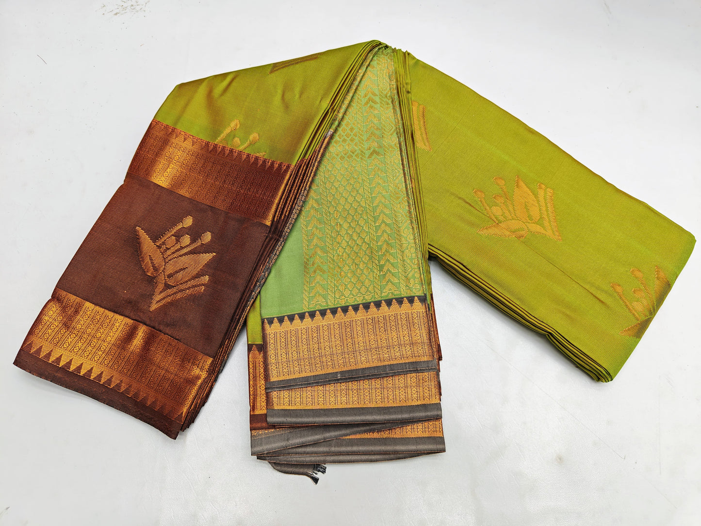 🌺 _Fancy Border SOFT SILK Sarees _🌺