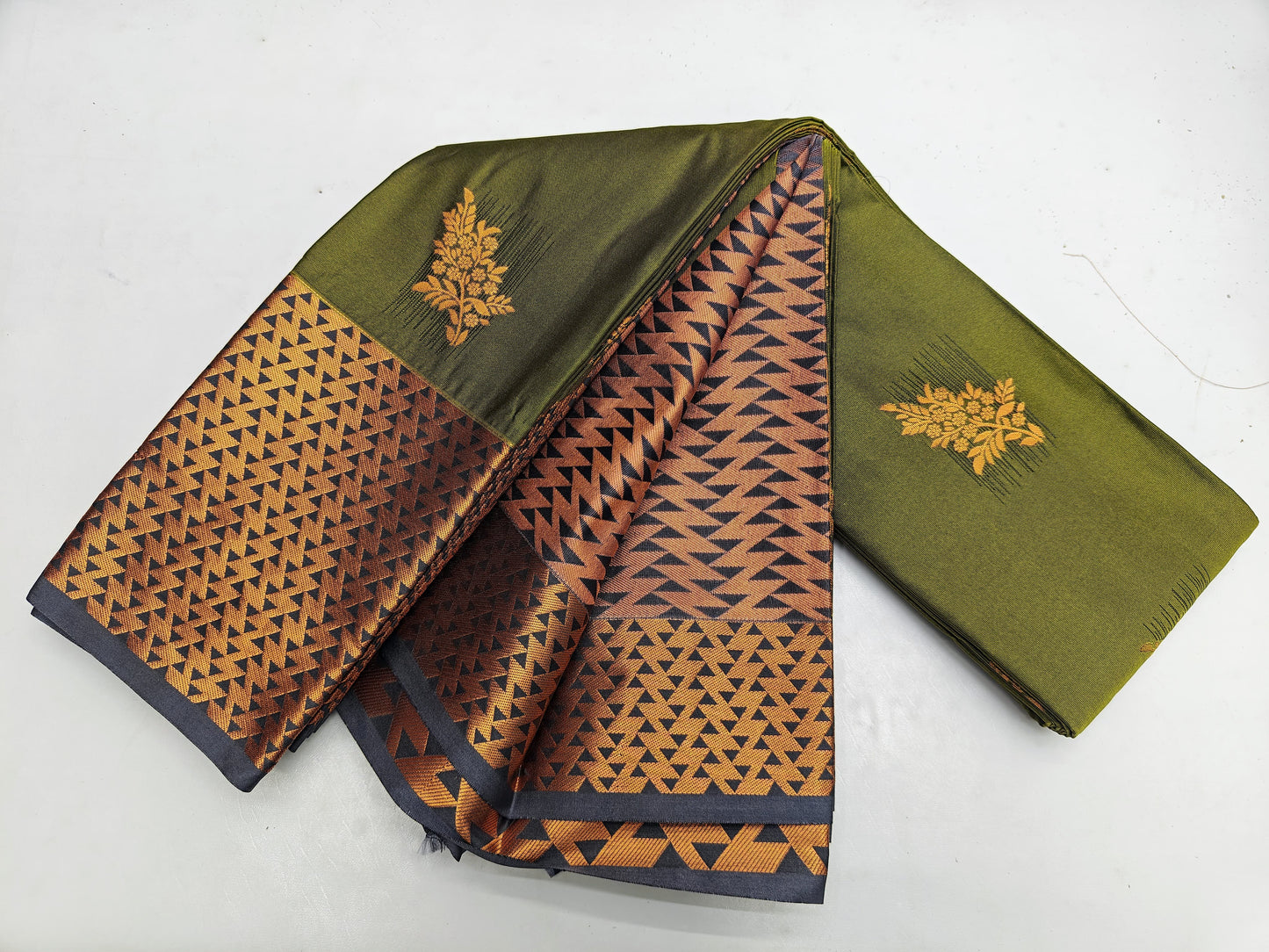 🌺 _Fancy Border SOFT SILK Sarees _🌺