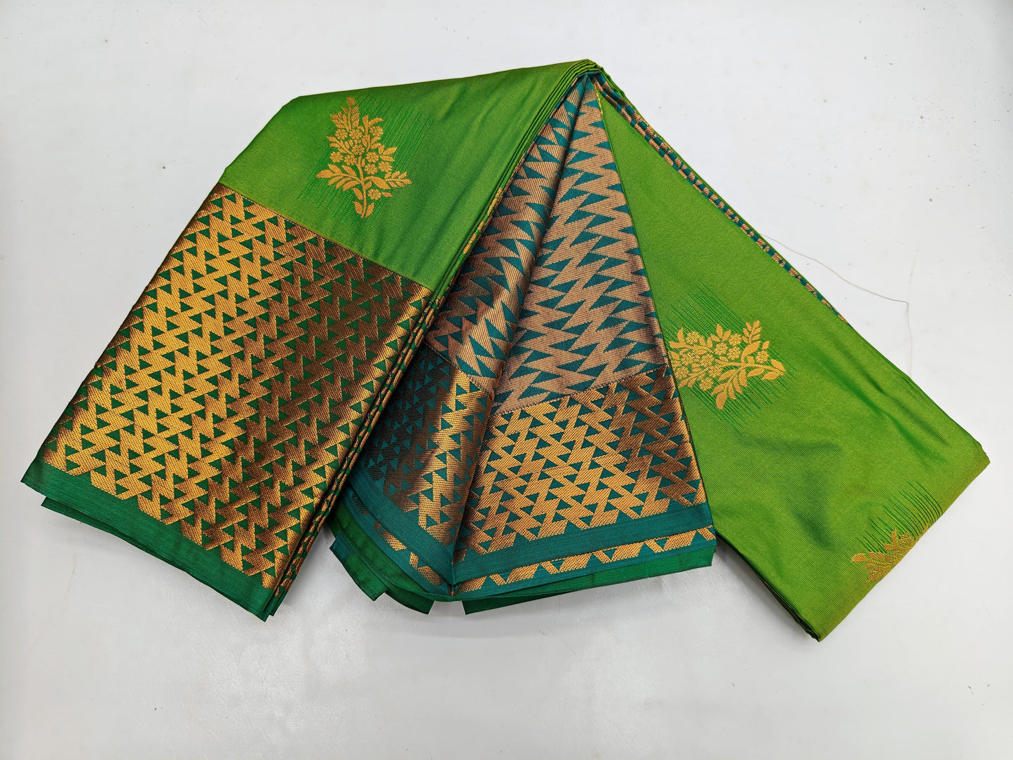 🌺 _Fancy Border SOFT SILK Sarees _🌺