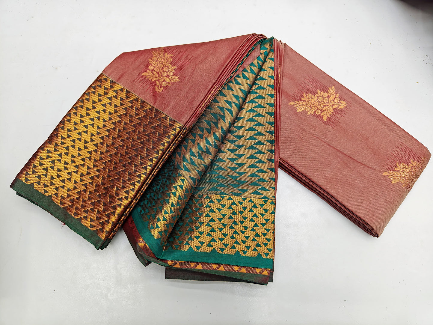 🌺 _Fancy Border SOFT SILK Sarees _🌺