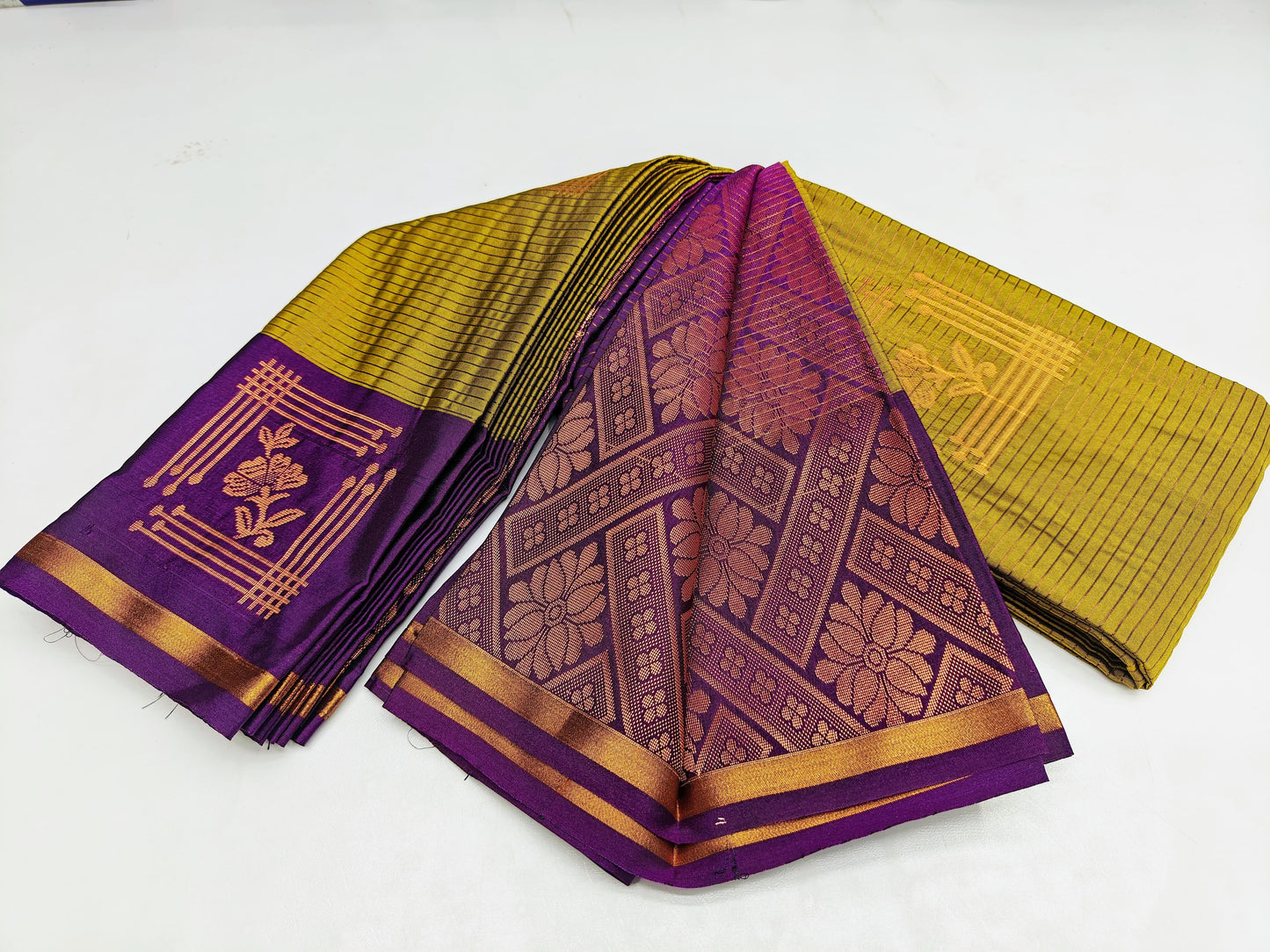 πΊ _Fancy Border SOFT SILK Sarees _πΊ