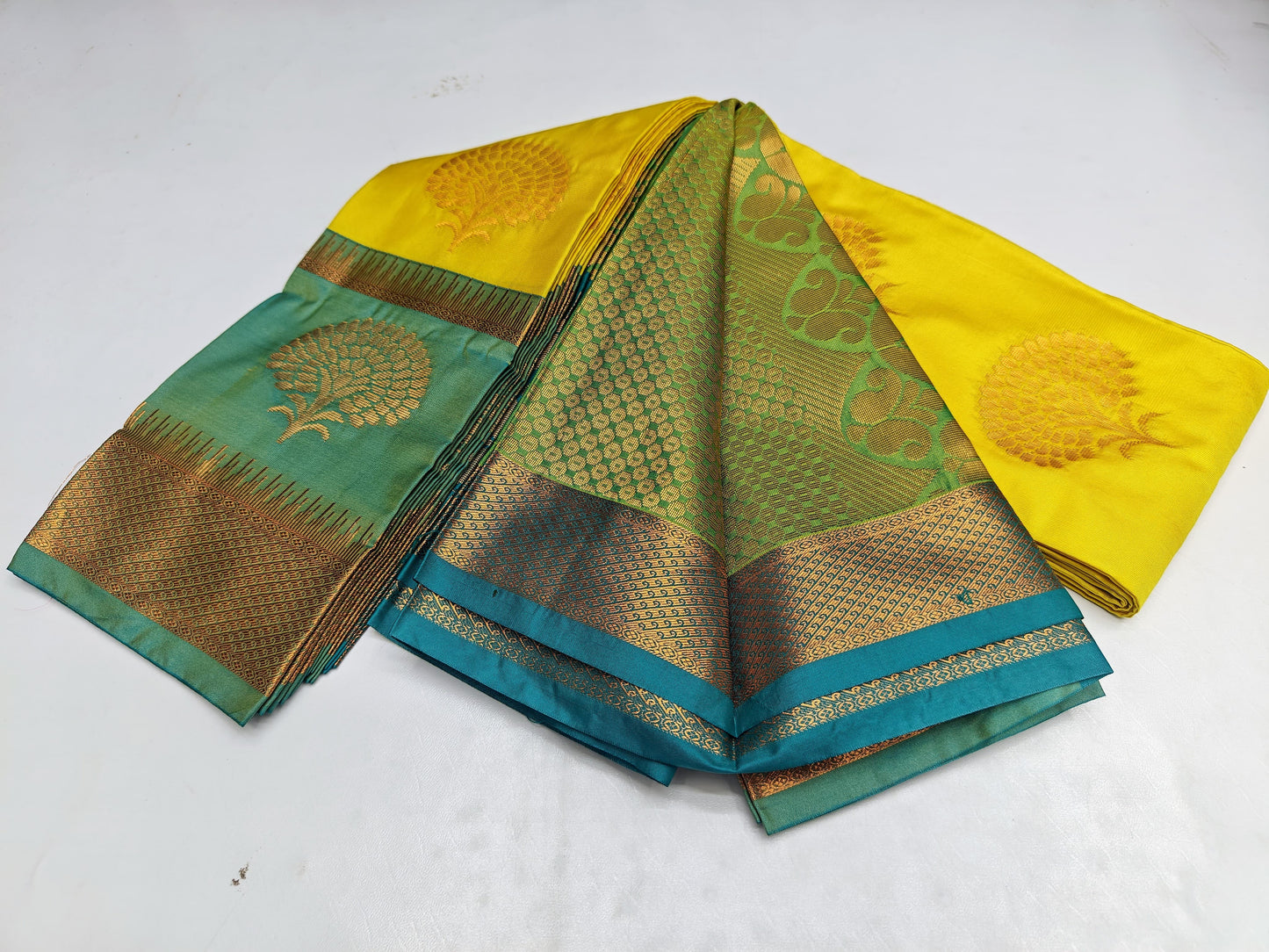 🌺 _Fancy Border SOFT SILK Sarees _🌺