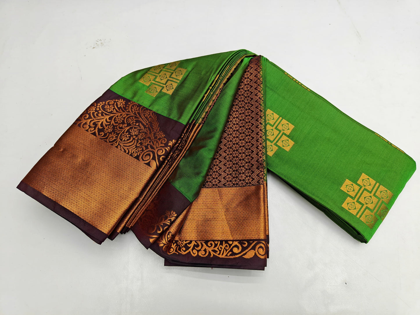 πΊ _Fancy Border SOFT SILK Sarees _πΊ