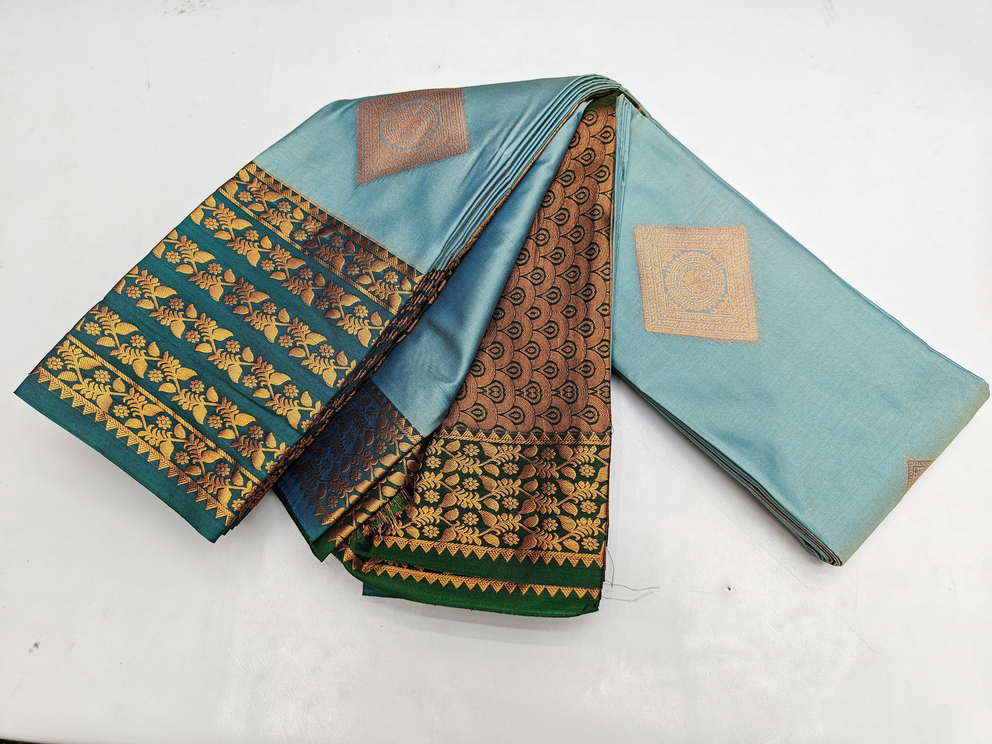 🌺 _Fancy Border SOFT SILK Sarees _🌺