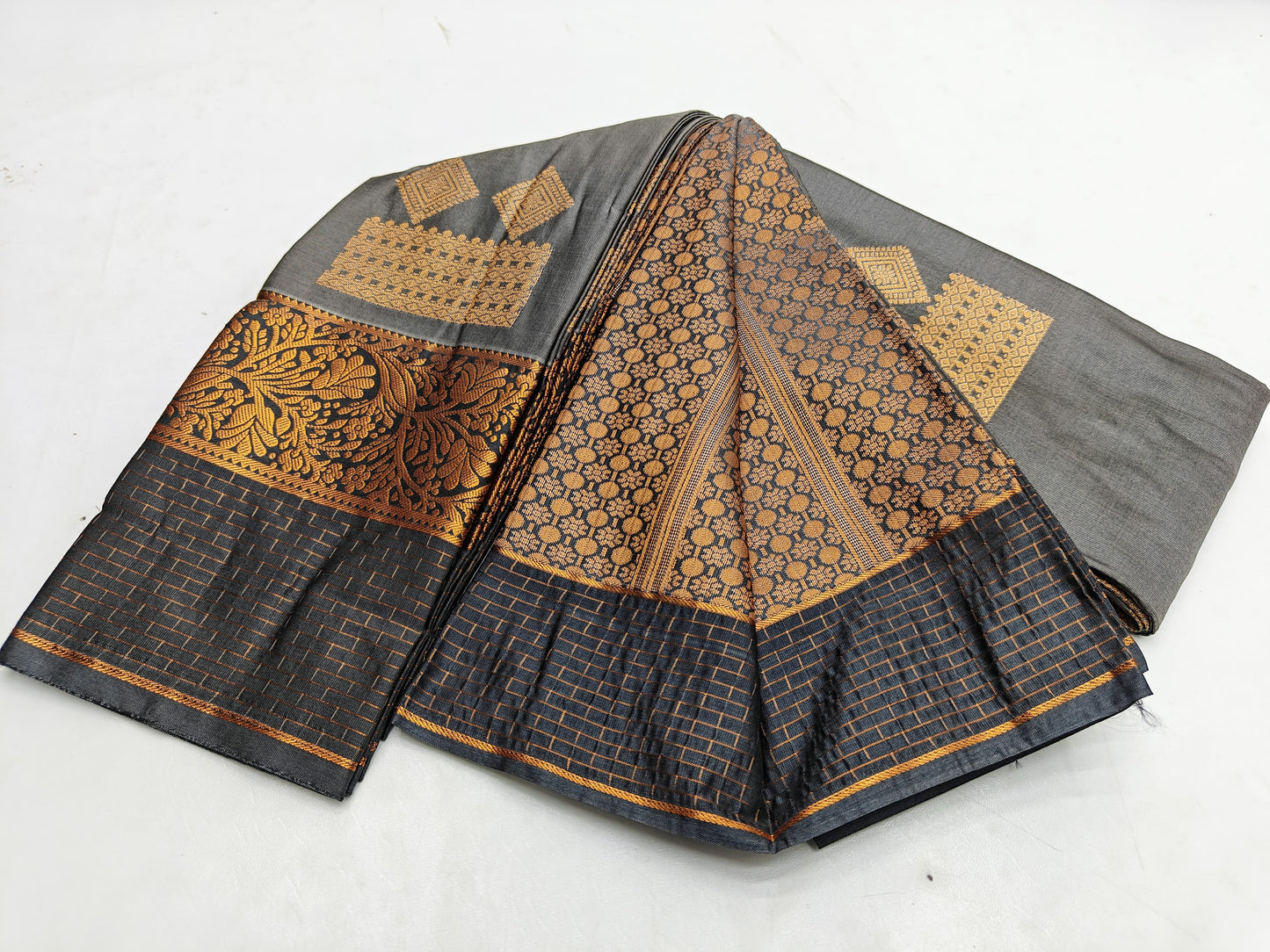 🌺 _Fancy Border SOFT SILK Sarees _🌺