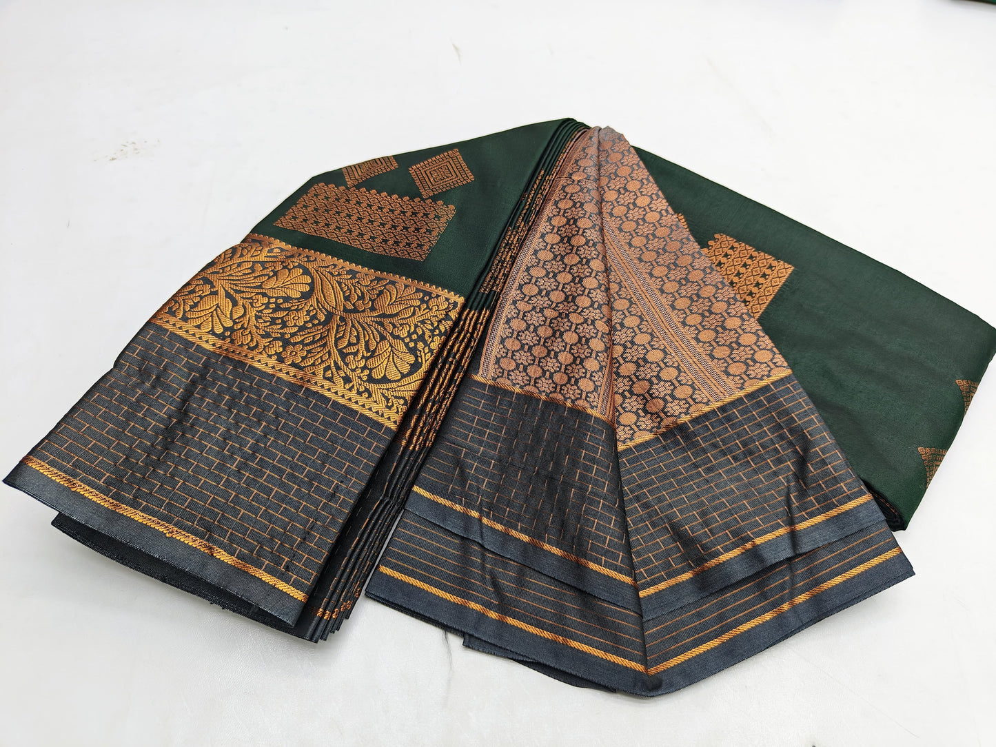 🌺 _Fancy Border SOFT SILK Sarees _🌺