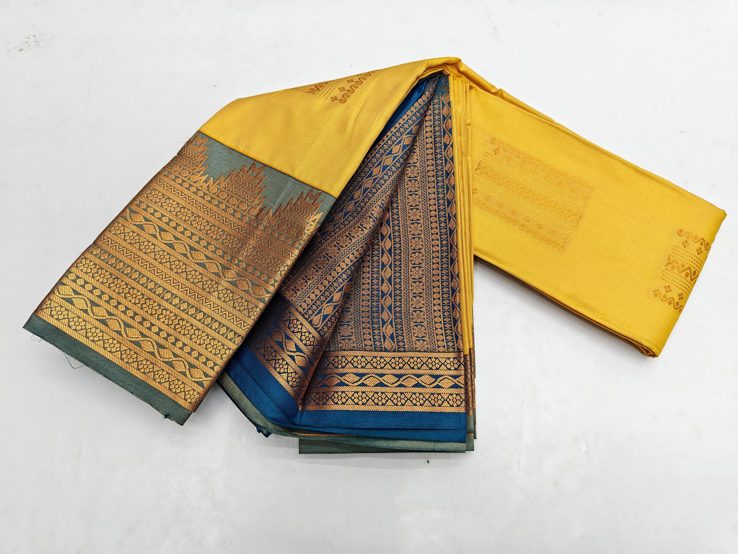 🌺 _Fancy Border SOFT SILK Sarees _🌺