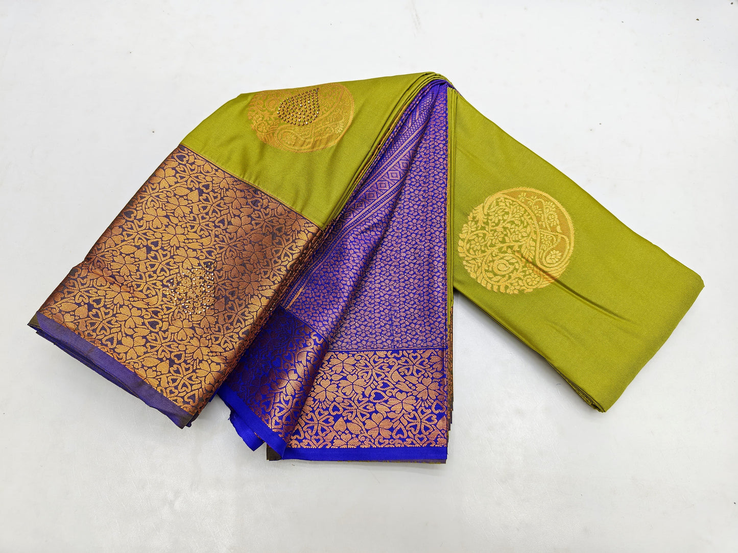 🌺 Fancy Border SOFT SILK Sarees With 2000 Stone Work🌺