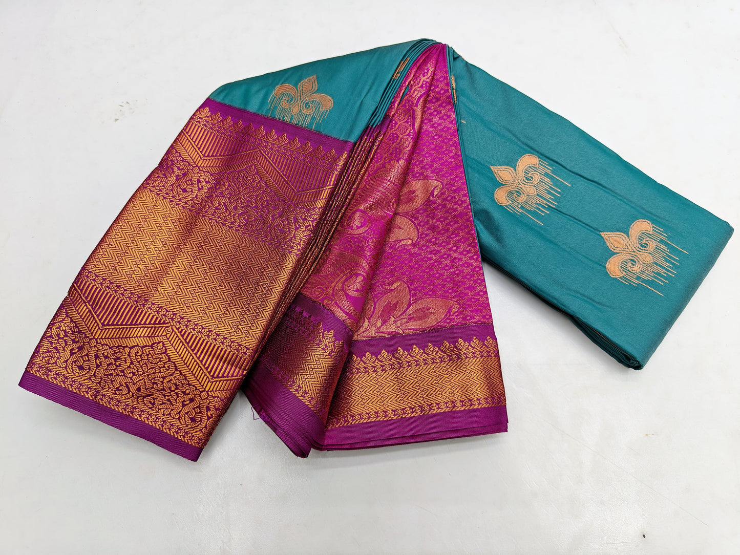 🌺 _Fancy Border SOFT SILK Sarees _🌺