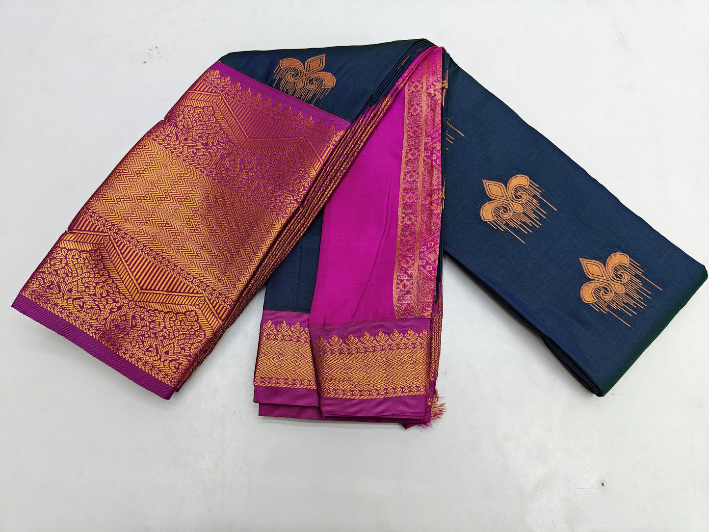 🌺 _Fancy Border SOFT SILK Sarees _🌺