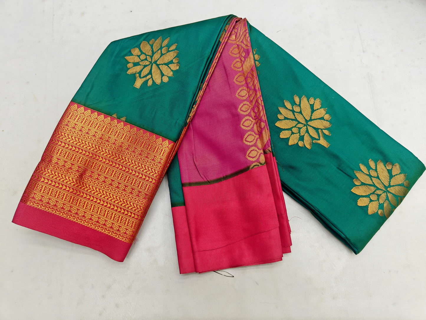 πΊ _Kuttu Border SOFT SILK Sarees _πΊ