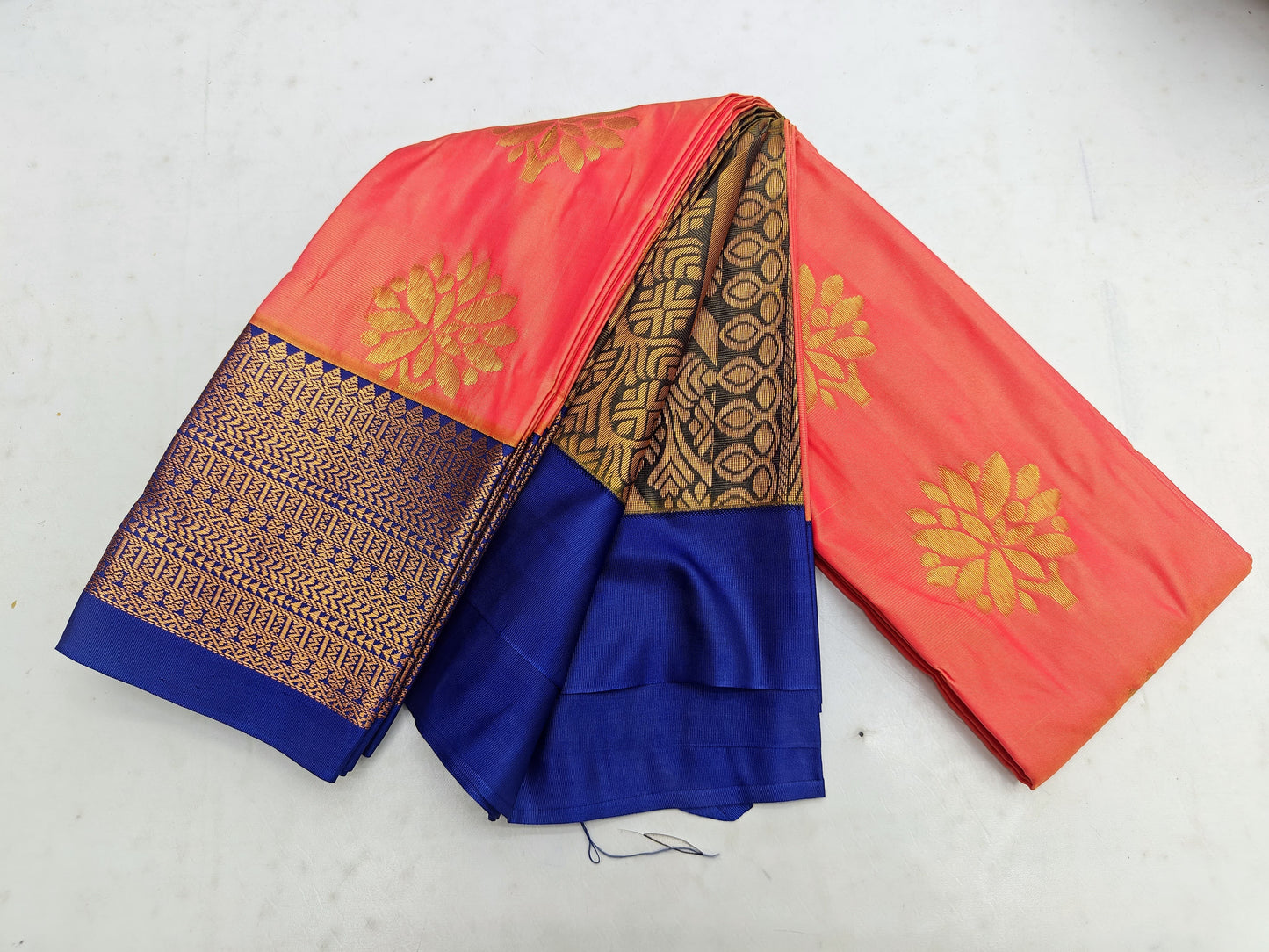 πΊ _Kuttu Border SOFT SILK Sarees _πΊ