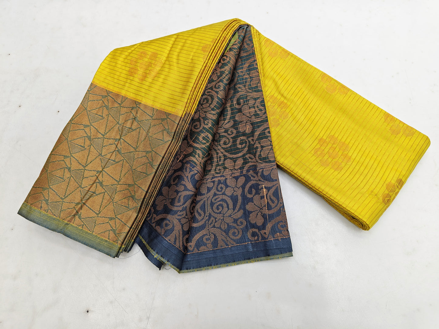 πΊ _Mega offer SOFT SILK Sarees _πΊ