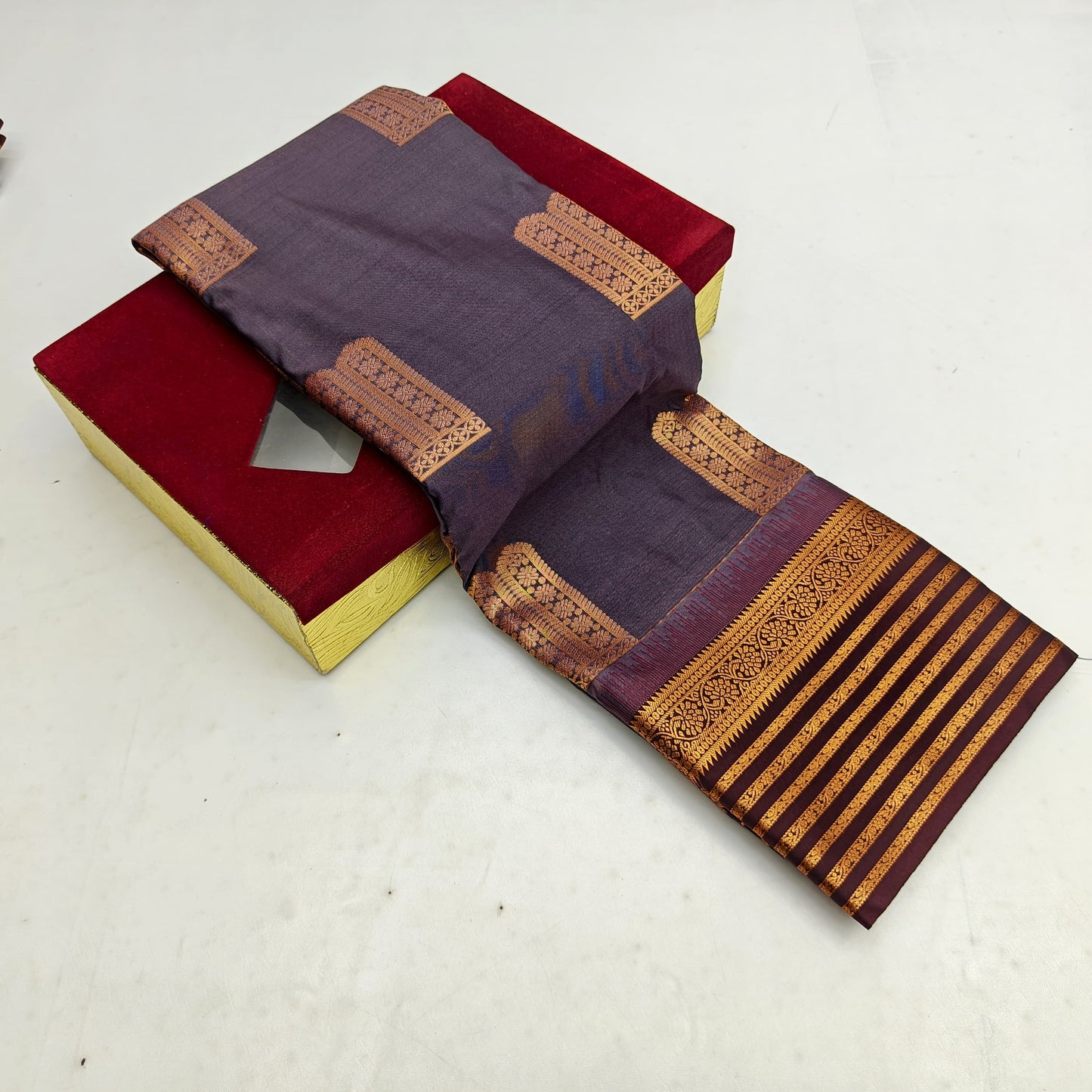 🌺 _Pink copper Zari SOFT SILK Sarees _🌺