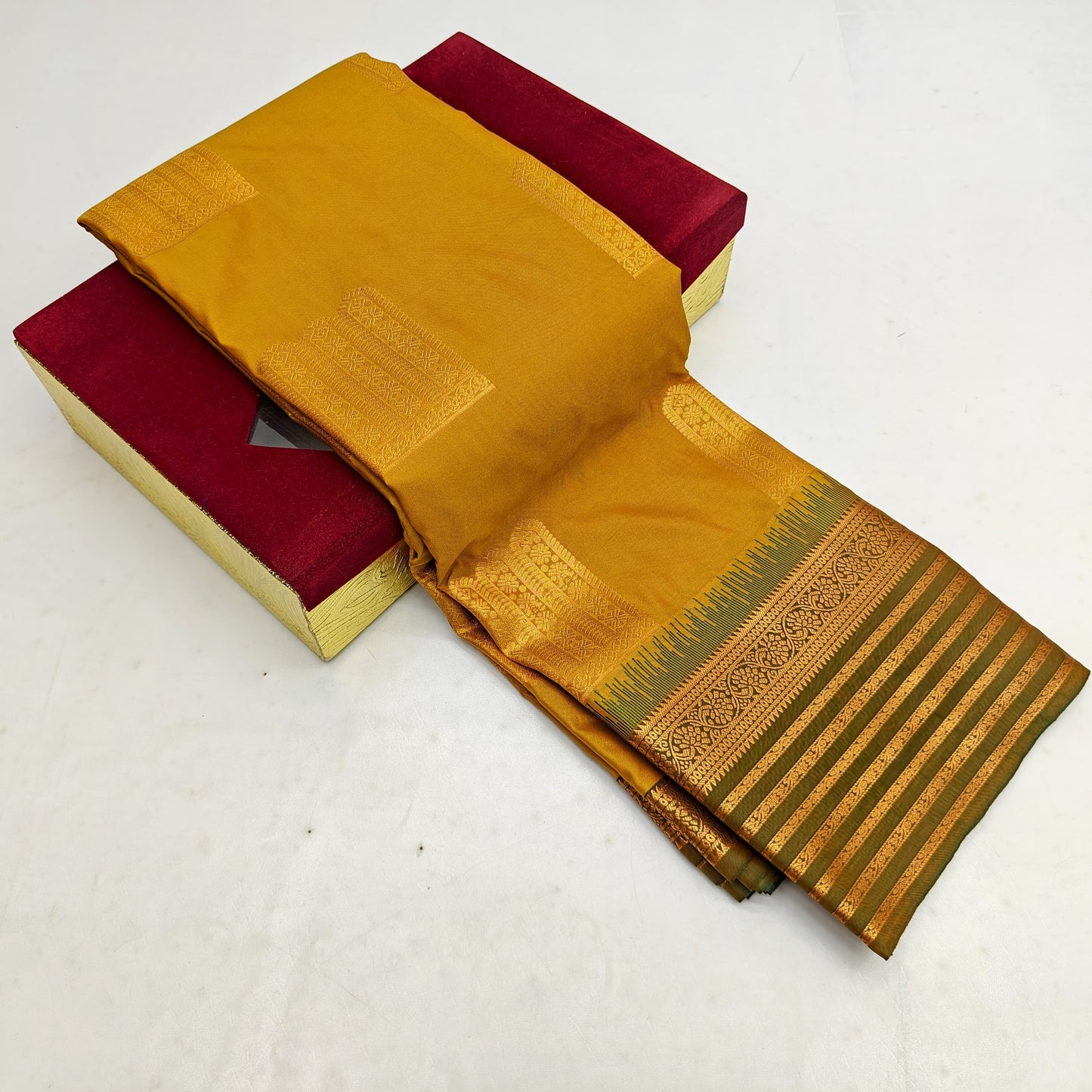 🌺 _Pink copper Zari SOFT SILK Sarees _🌺