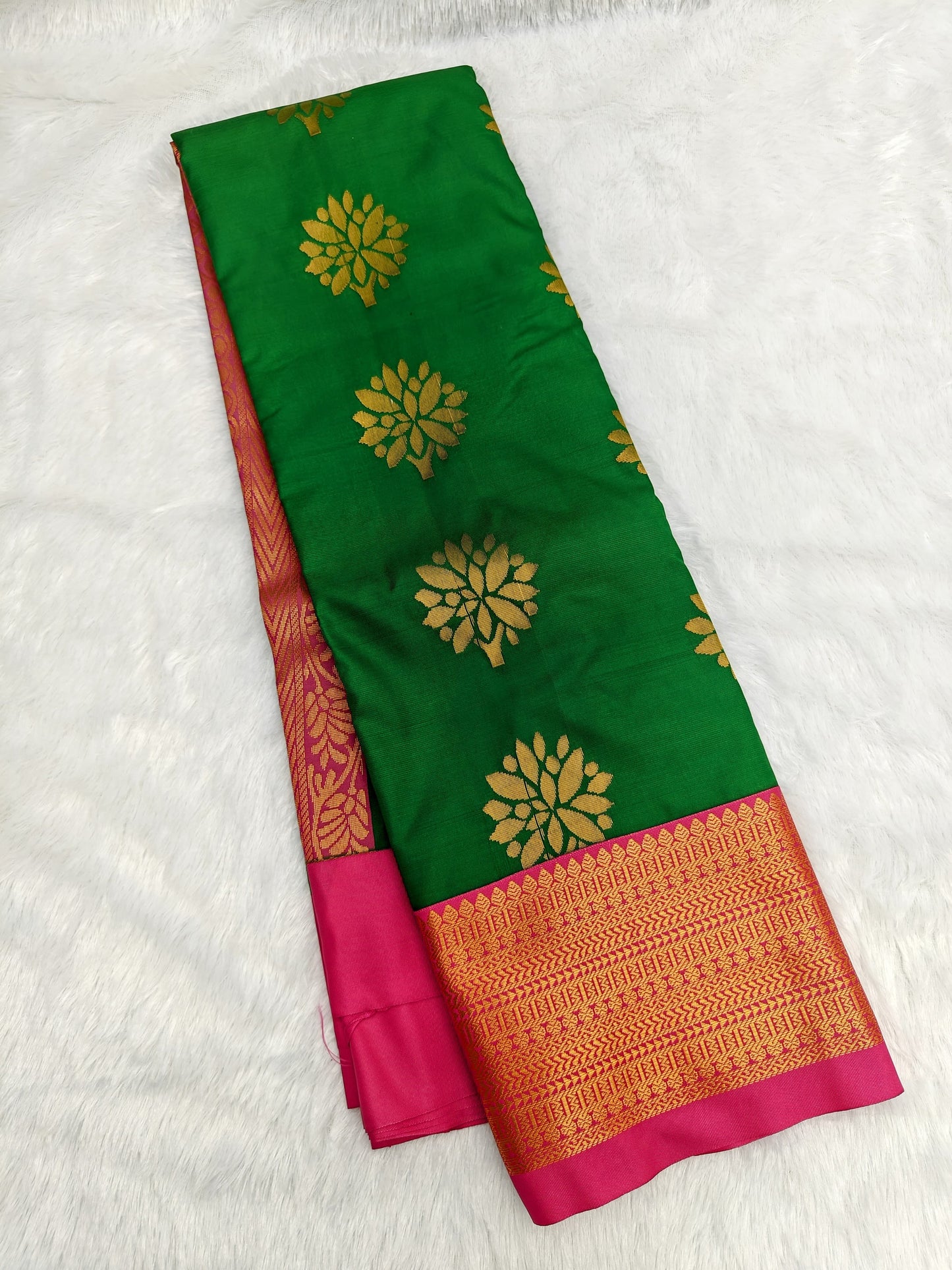 🌺 *_ kuttu Border SOFT SILK Sarees _*🌺