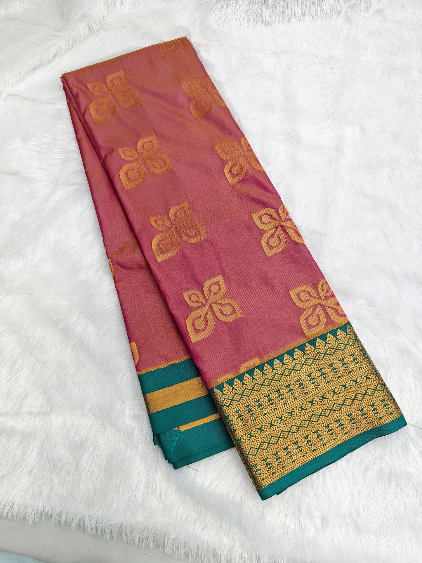 🌺 *_ kuttu Border SOFT SILK Sarees _*🌺