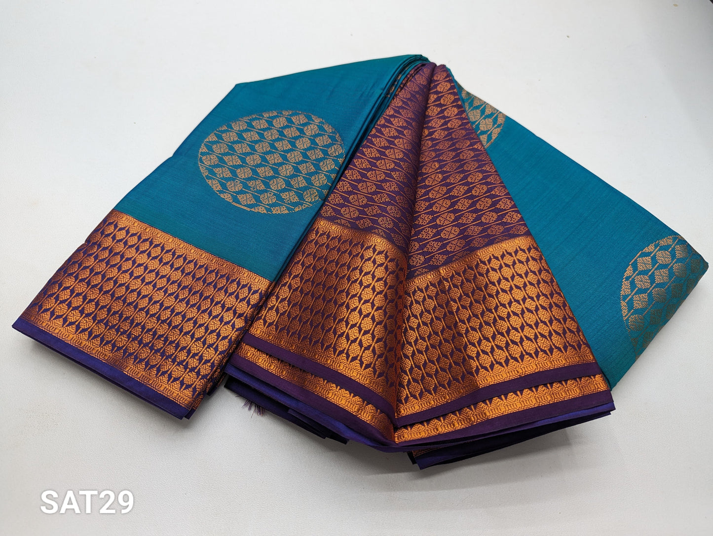 Luxury Yarn soft silk saree with Fancy Borde