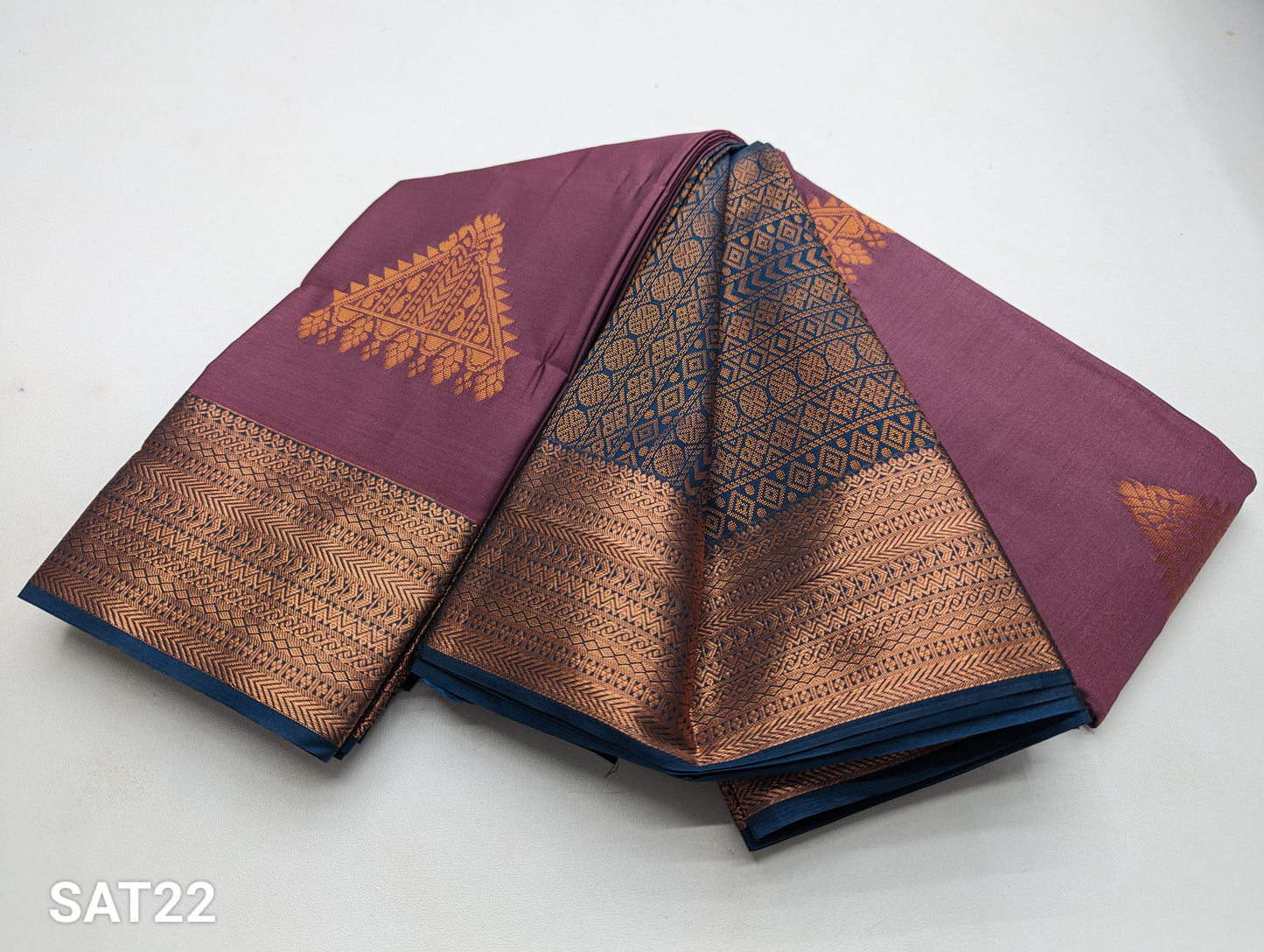 Luxury Yarn soft silk saree with Fancy Borde