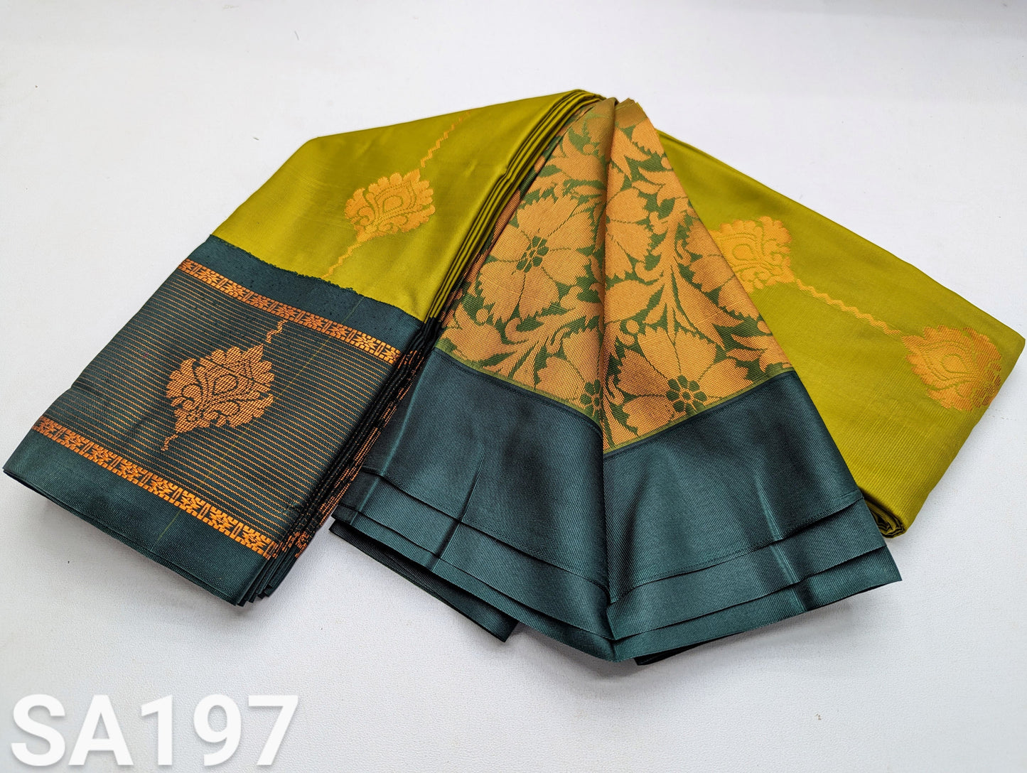 🌺 _Fancy Kuttu Border SOFT SILK Sarees _🌺