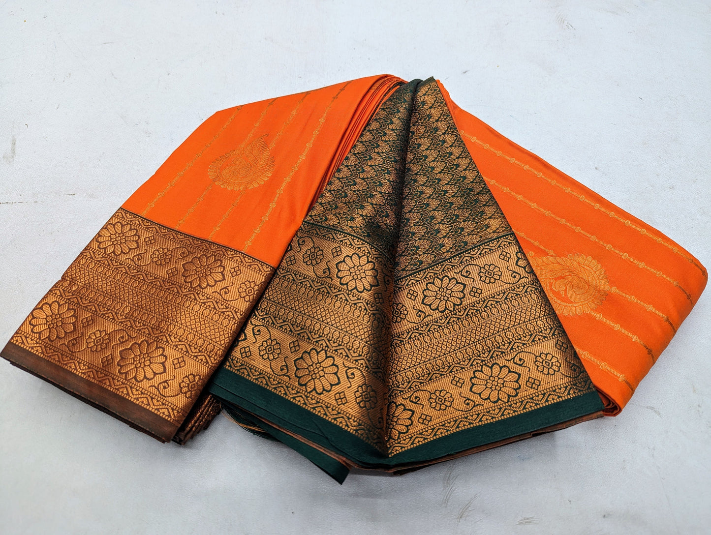 Fancy Border SOFT SILK Sarees _🌺