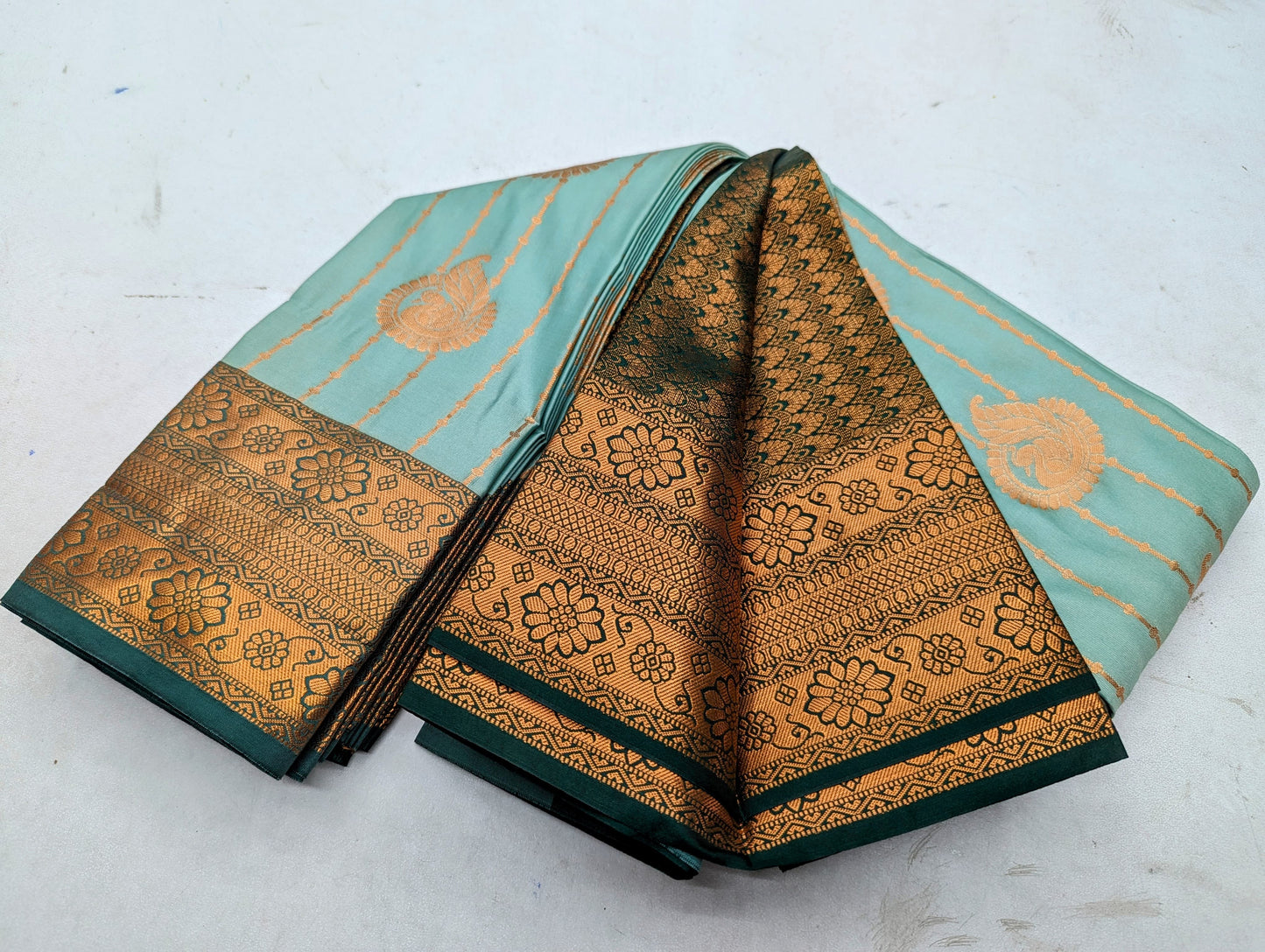 Fancy Border SOFT SILK Sarees _🌺