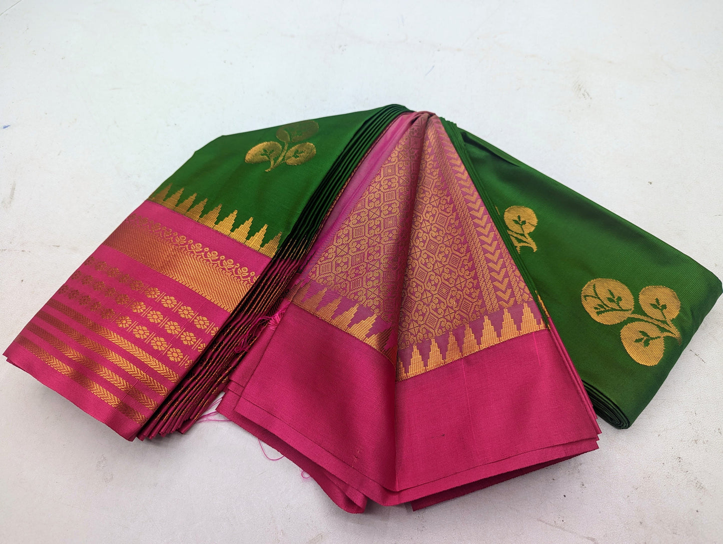 kuttu Border SOFT SILK Sarees