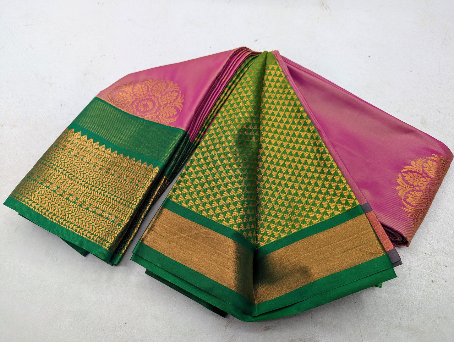 kuttu Border SOFT SILK Sarees