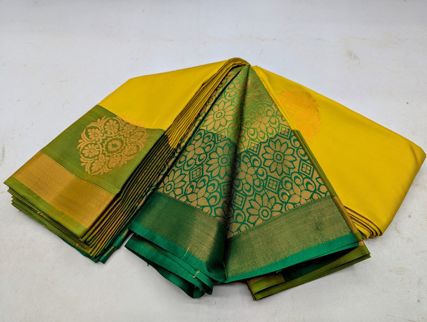 kuttu Border SOFT SILK Sarees