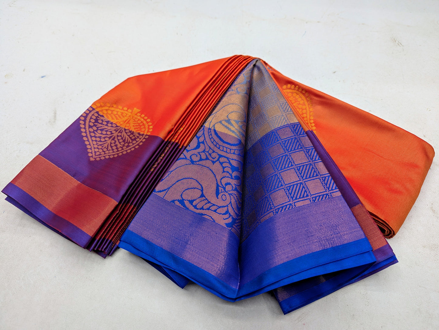 kuttu Border SOFT SILK Sarees