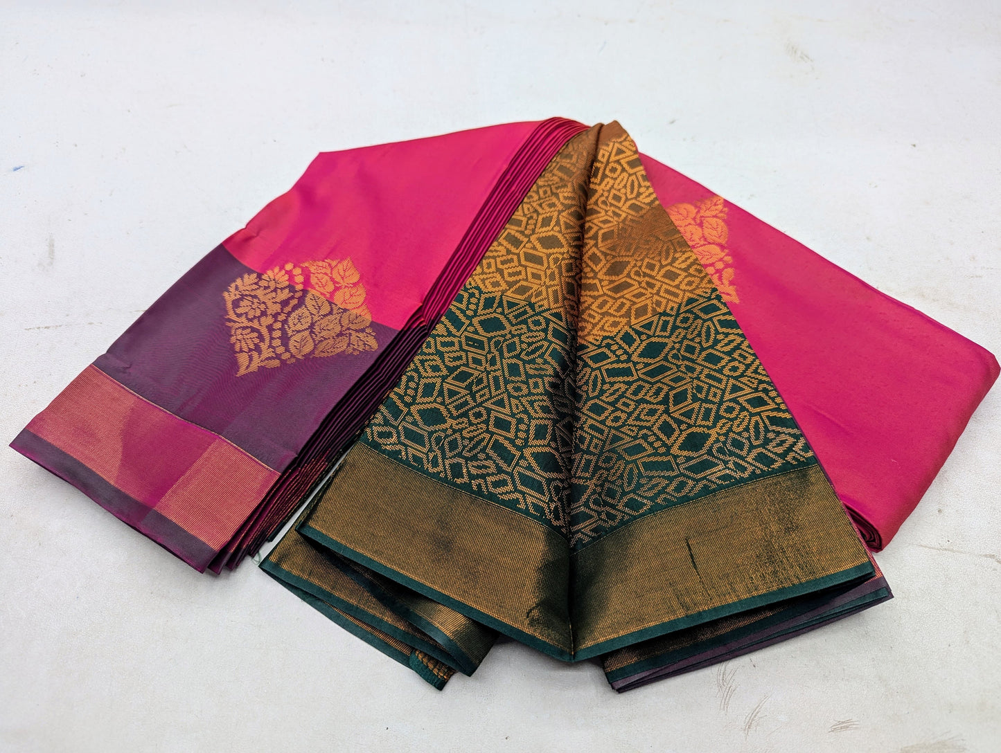 kuttu Border SOFT SILK Sarees