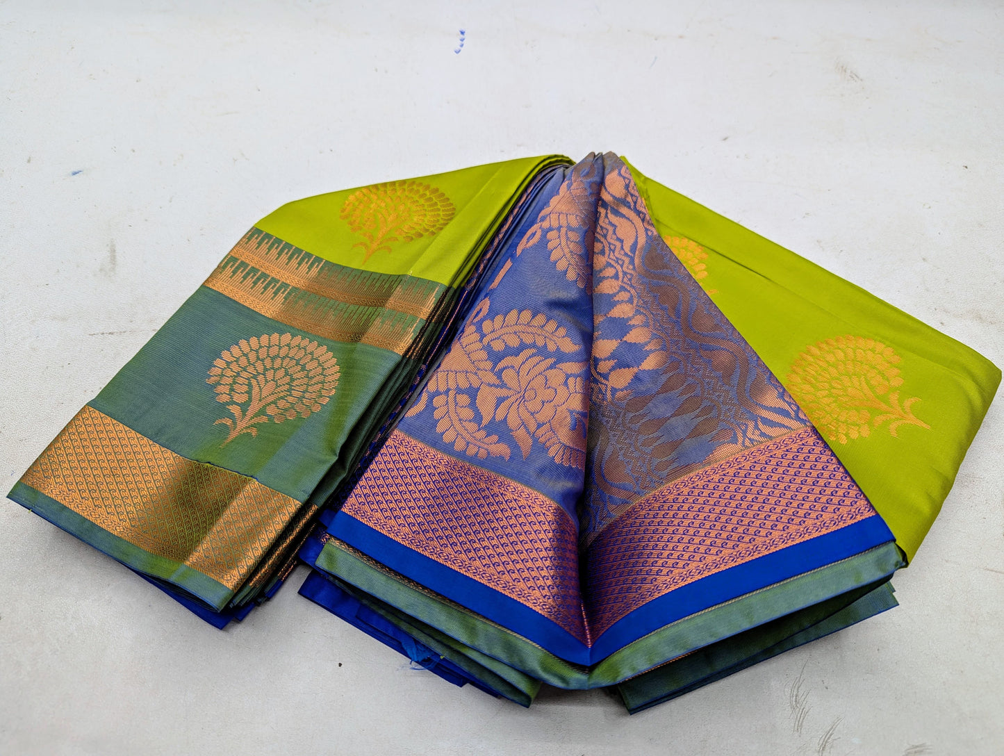 kuttu Border SOFT SILK Sarees