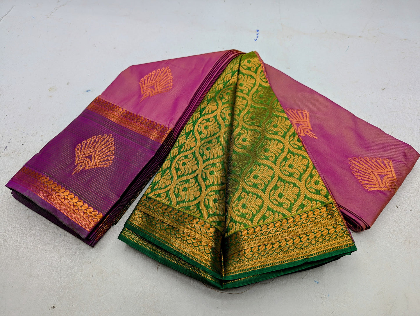 kuttu Border SOFT SILK Sarees