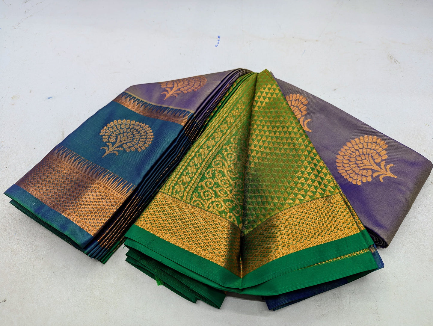 kuttu Border SOFT SILK Sarees