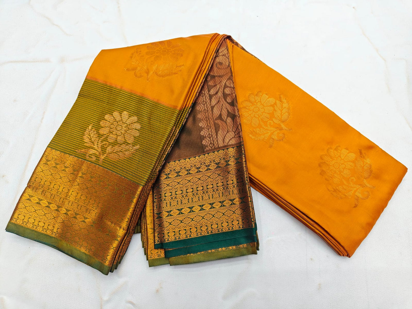 🌺 _Fancy Border SOFT SILK Sarees _🌺