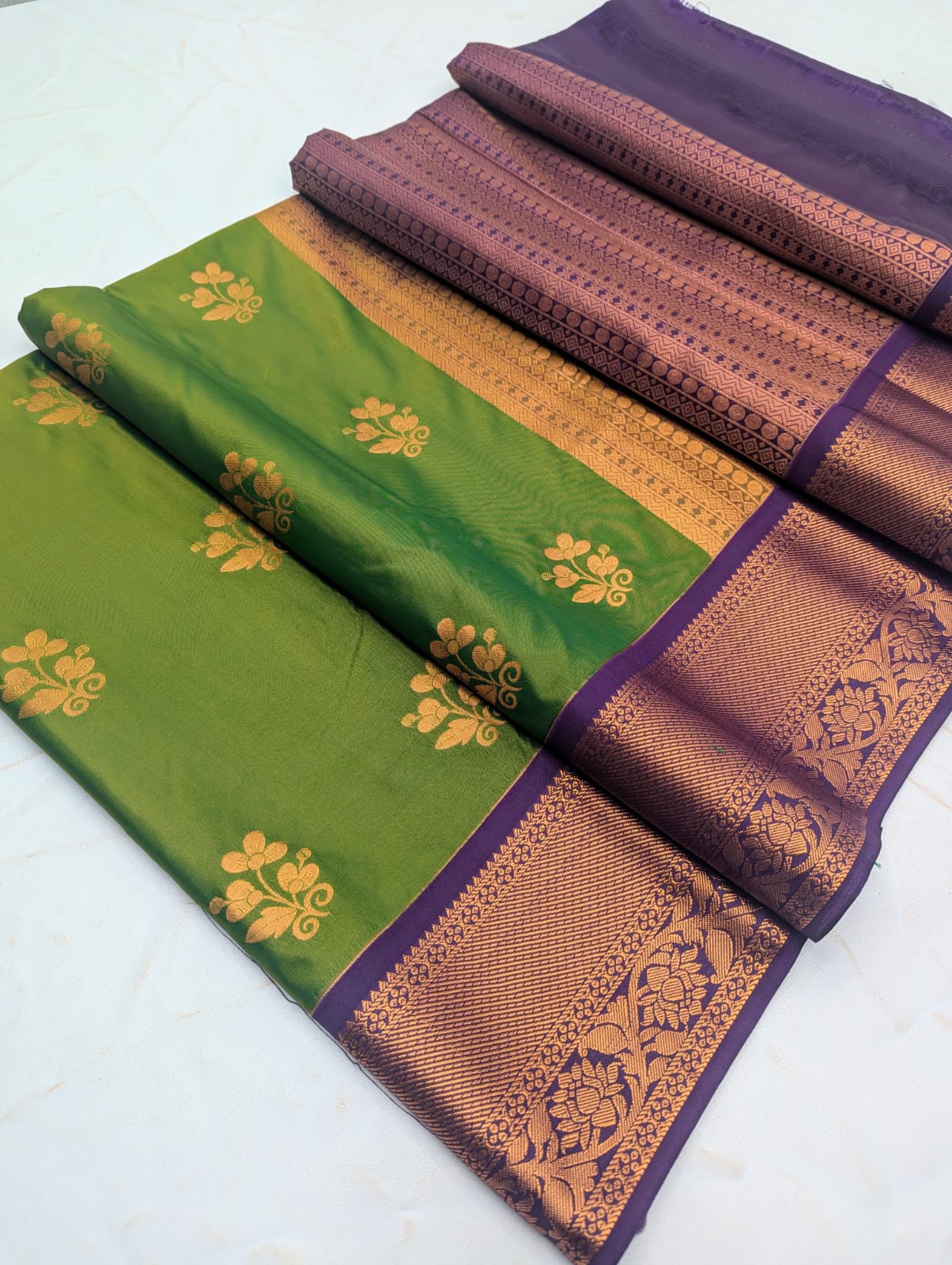 Fancy KUTTU Border SOFT SILK Sarees