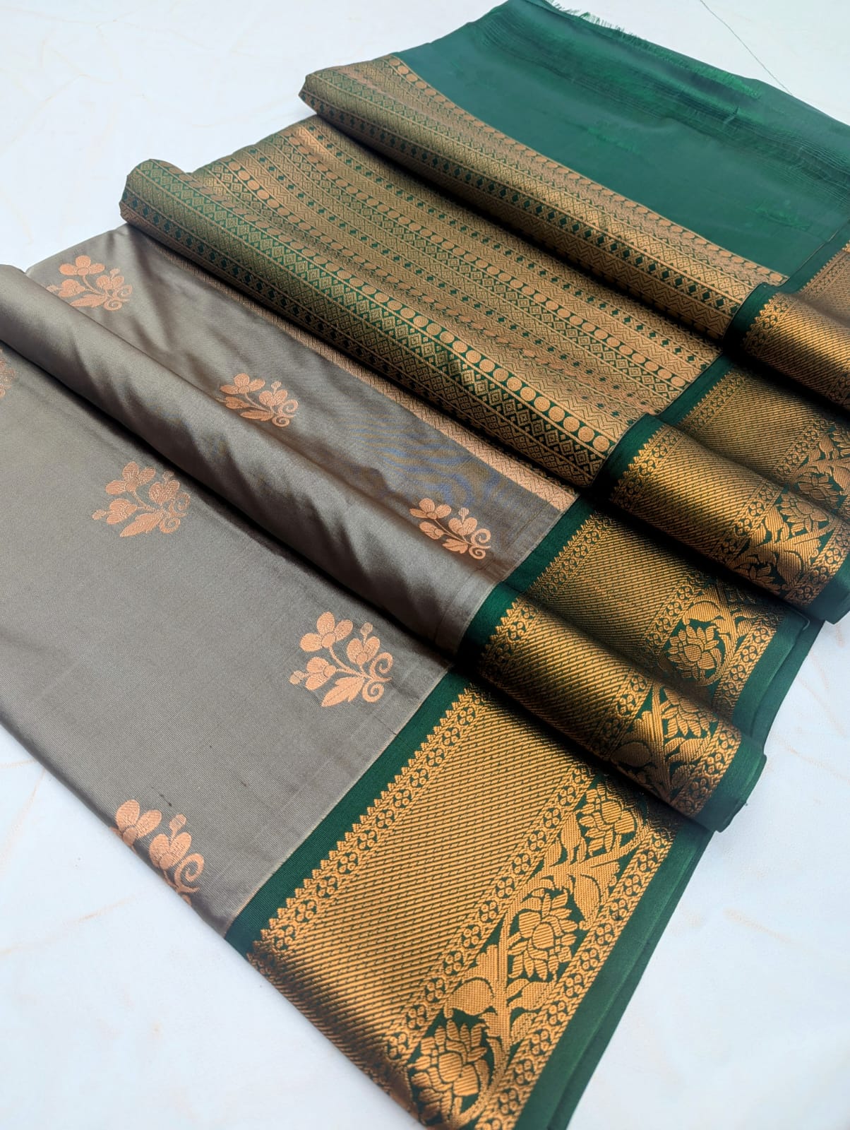 Fancy KUTTU Border SOFT SILK Sarees