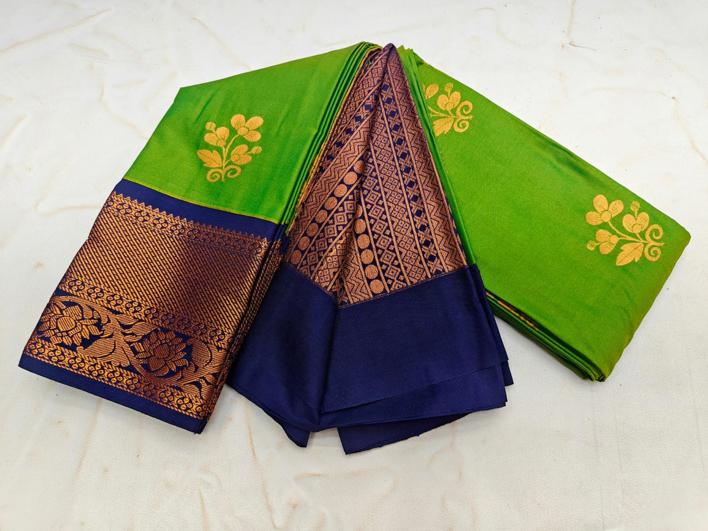 Fancy KUTTU Border SOFT SILK Sarees