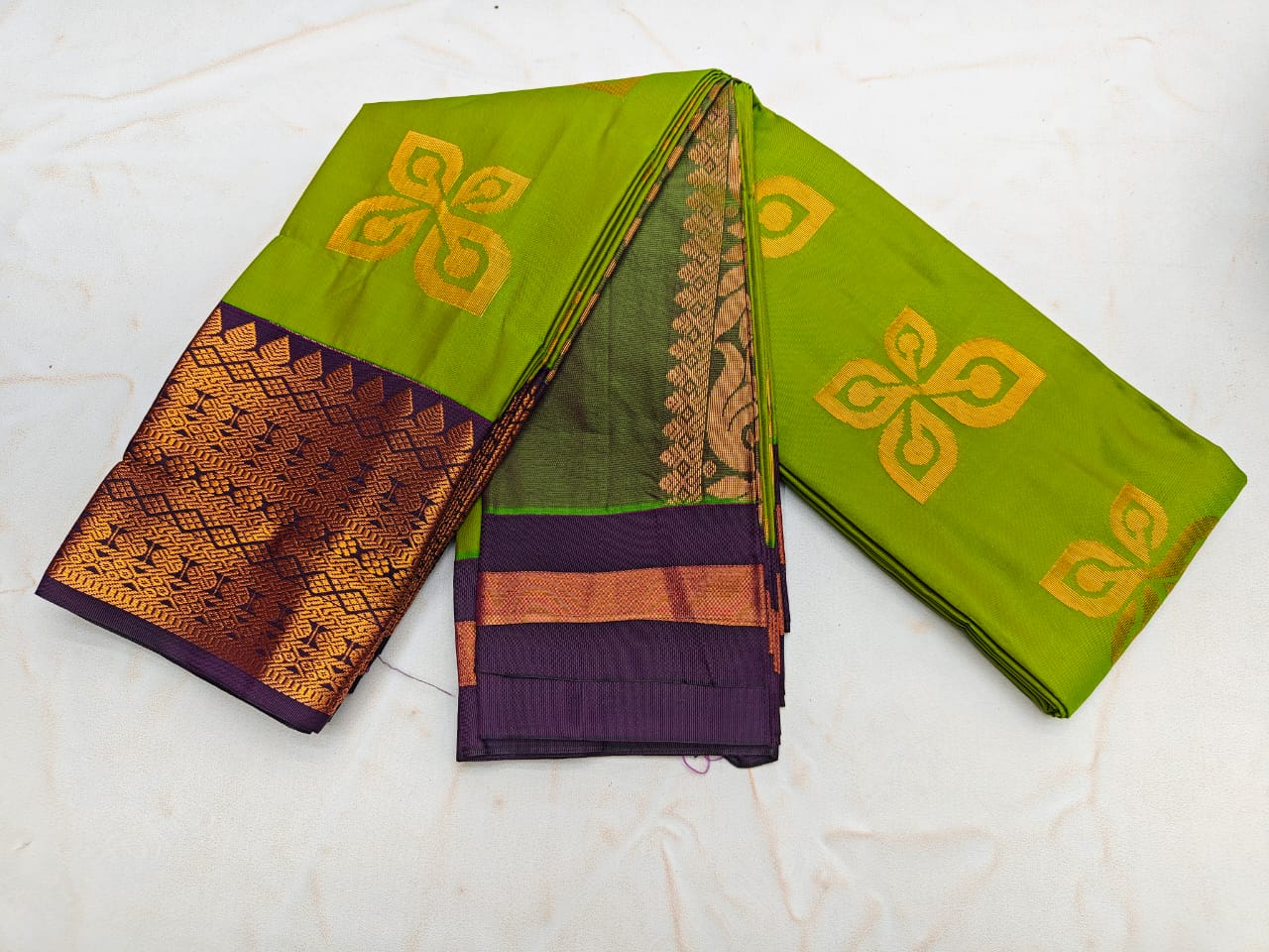 Fancy KUTTU Border SOFT SILK Sarees