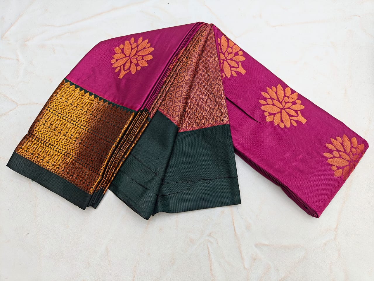 Fancy KUTTU Border SOFT SILK Sarees