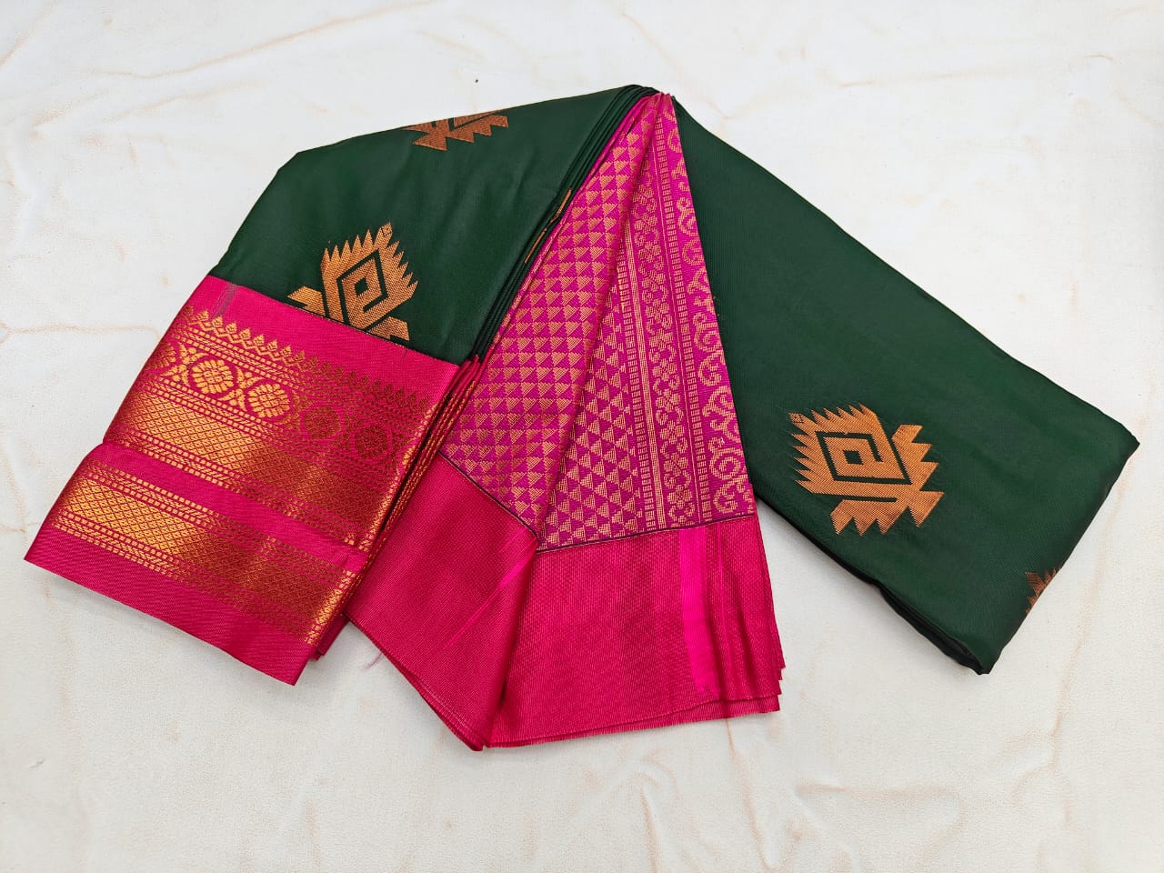 Fancy KUTTU Border SOFT SILK Sarees