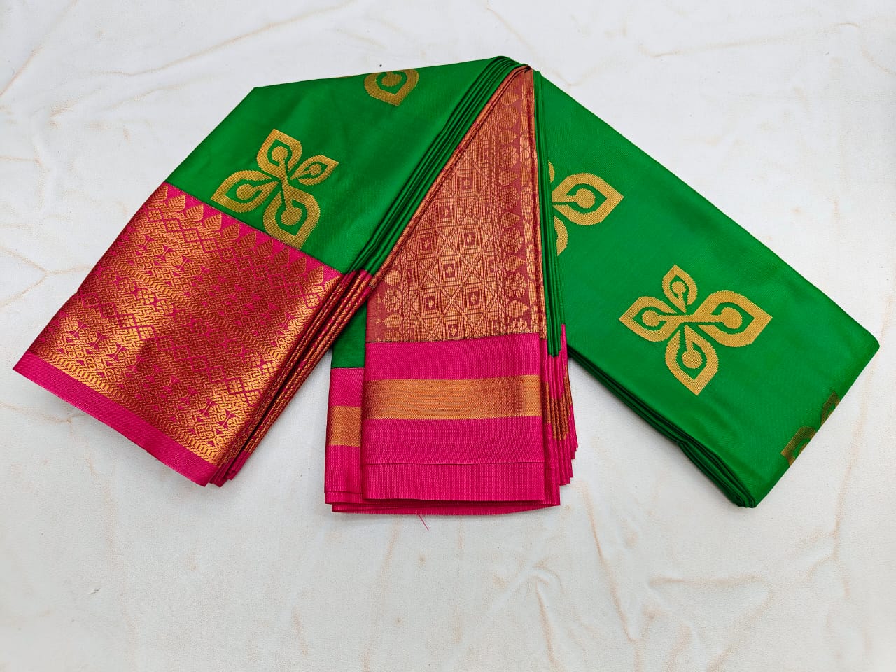 Fancy KUTTU Border SOFT SILK Sarees