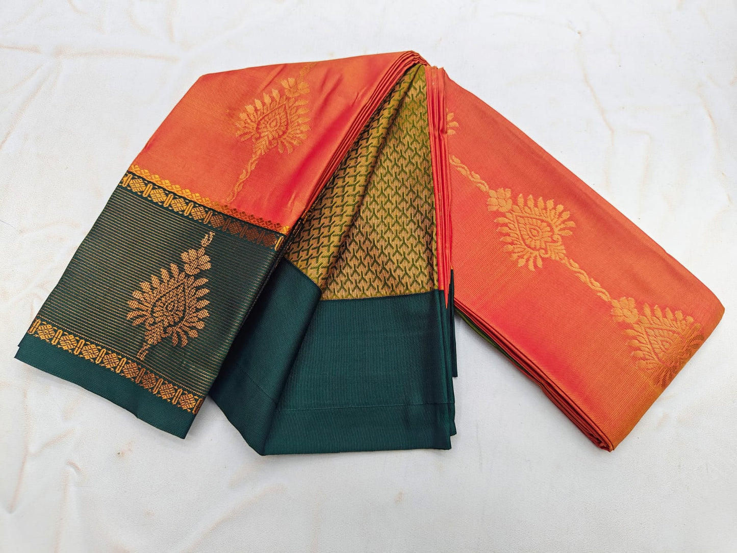 _Fancy KUTTU Border SOFT SILK Sarees