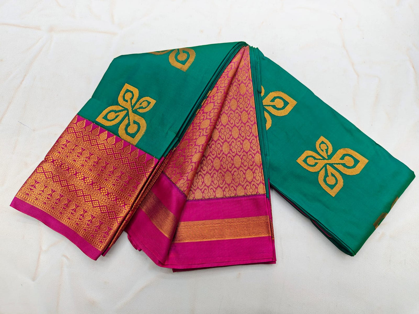 Fancy KUTTU Border SOFT SILK Sarees