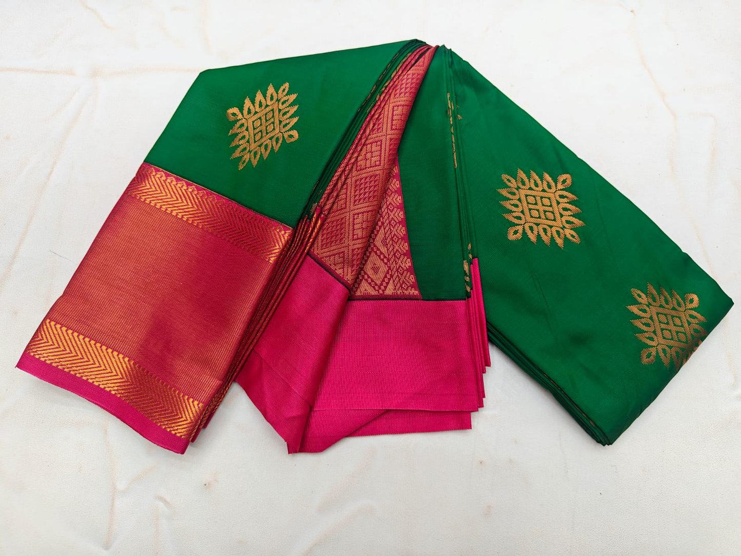 _Fancy KUTTU Border SOFT SILK Sarees