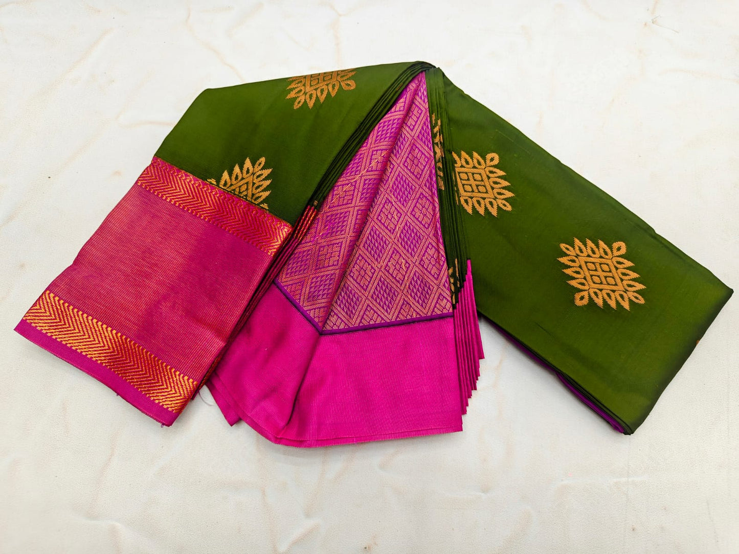 _Fancy KUTTU Border SOFT SILK Sarees