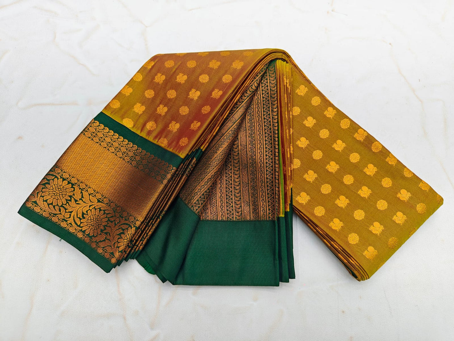 _Fancy KUTTU Border SOFT SILK Sarees