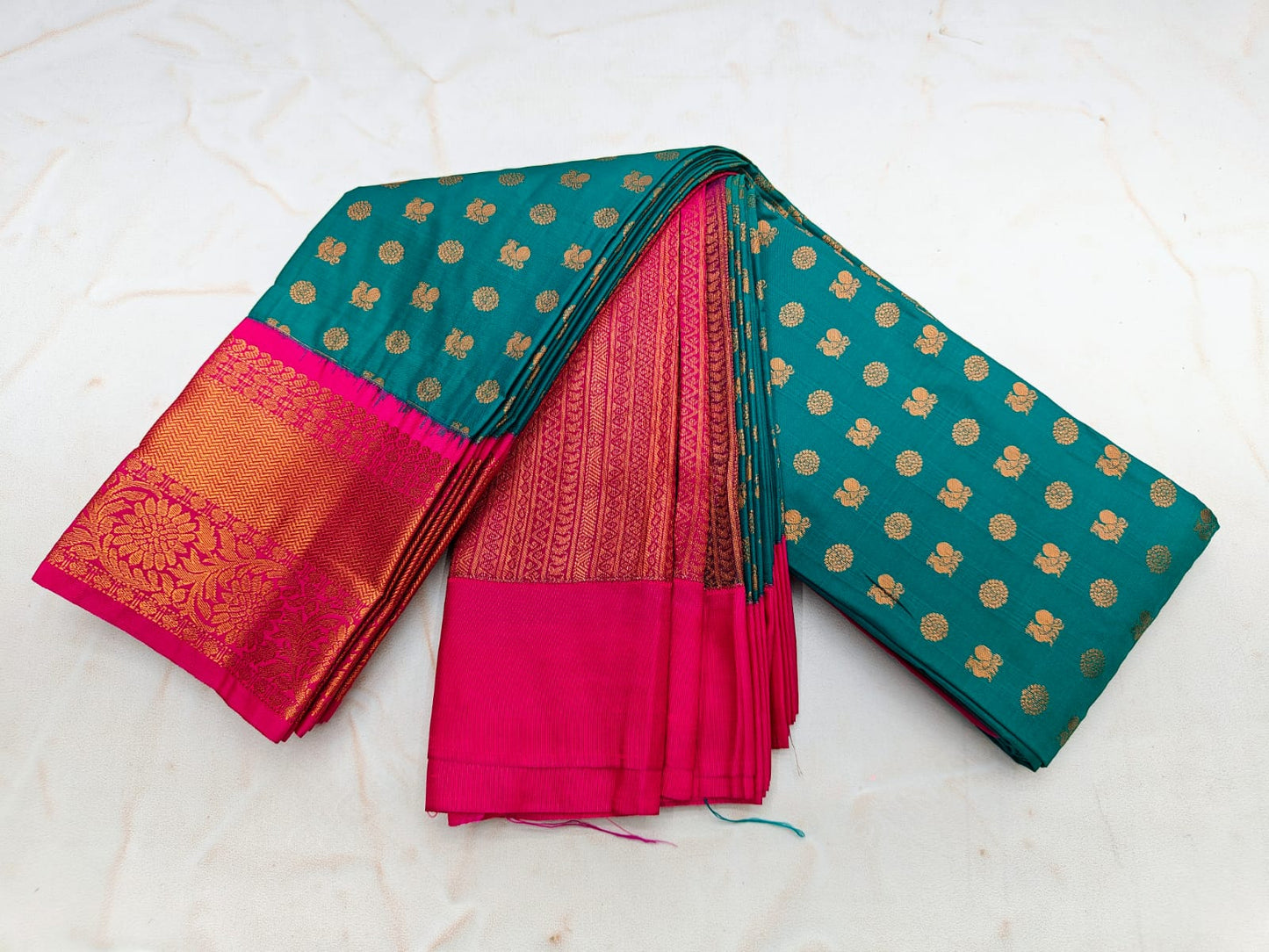 _Fancy KUTTU Border SOFT SILK Sarees