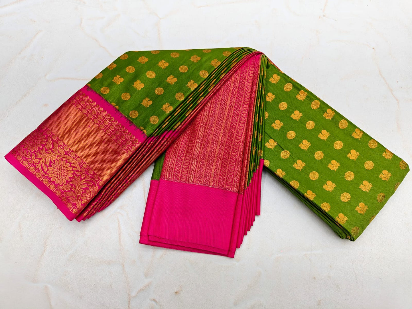 _Fancy KUTTU Border SOFT SILK Sarees