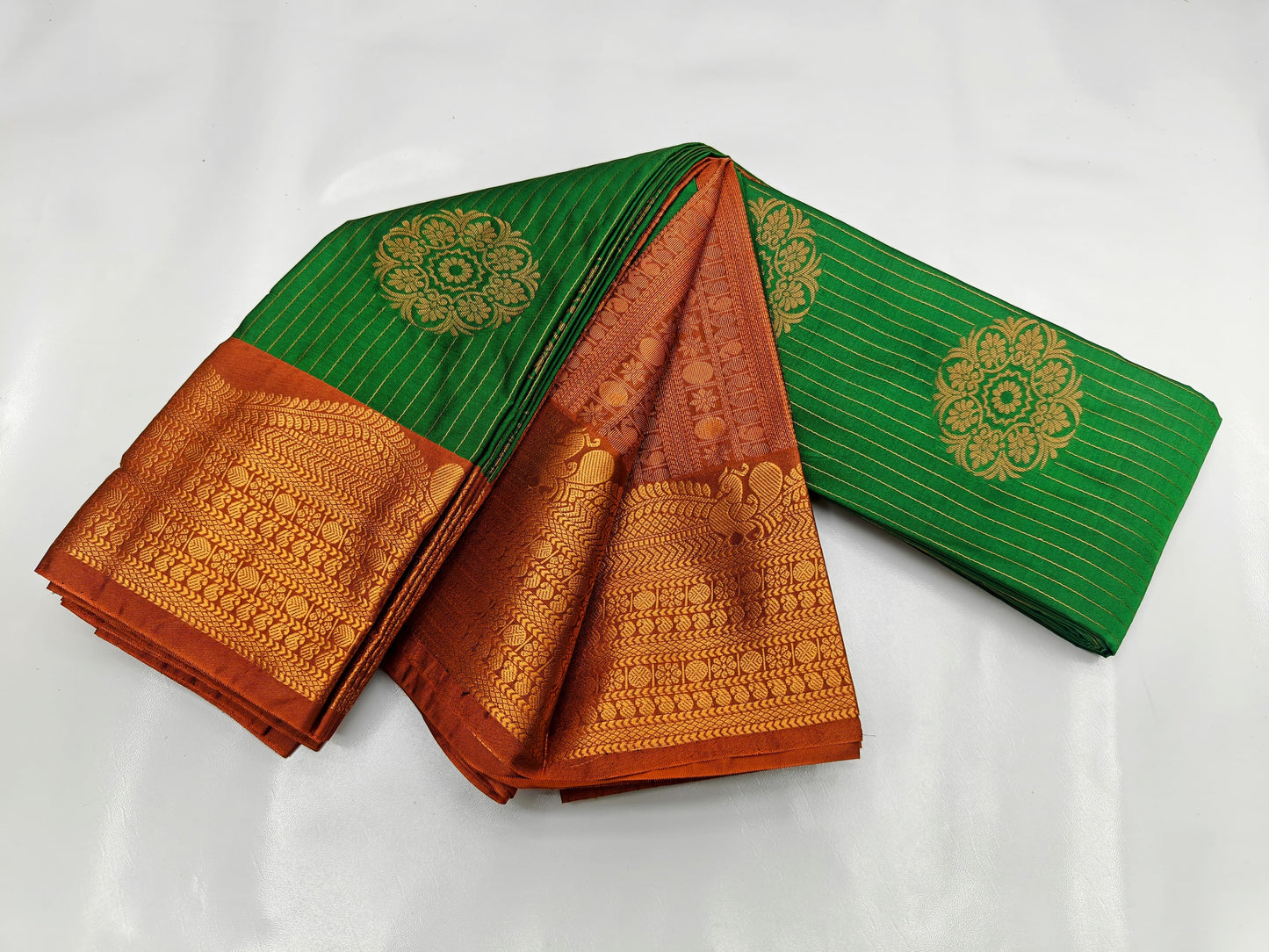 🌺 _Fancy Border SOFT SILK Sarees _🌺